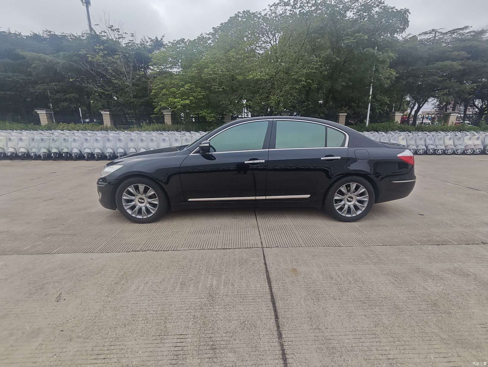 Hyundai BH330, 2011 4