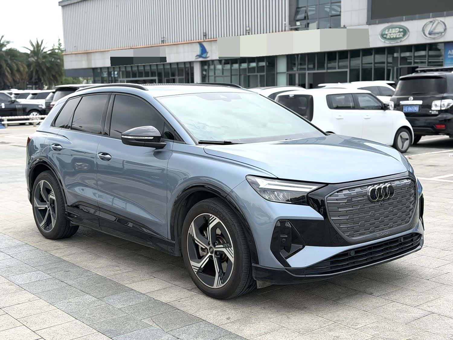 Audi Q4 e-tron, 2022 3