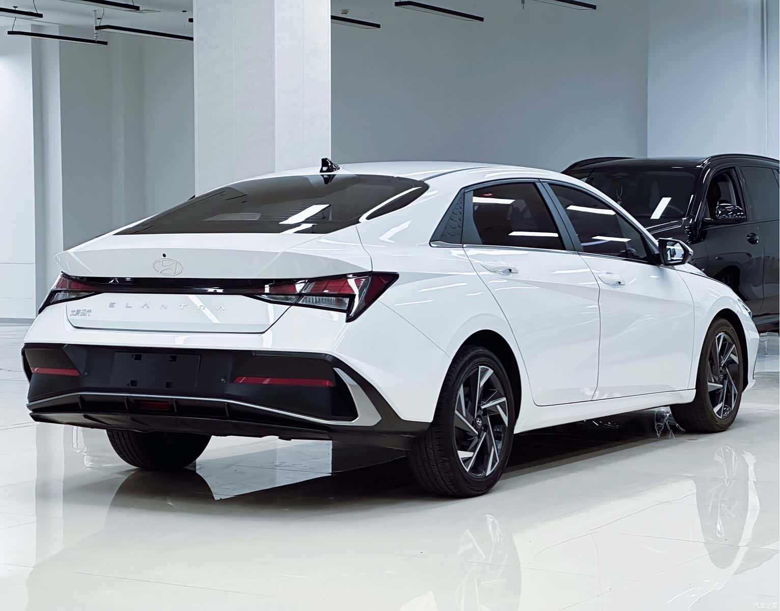 Hyundai Elantra, 2024 3