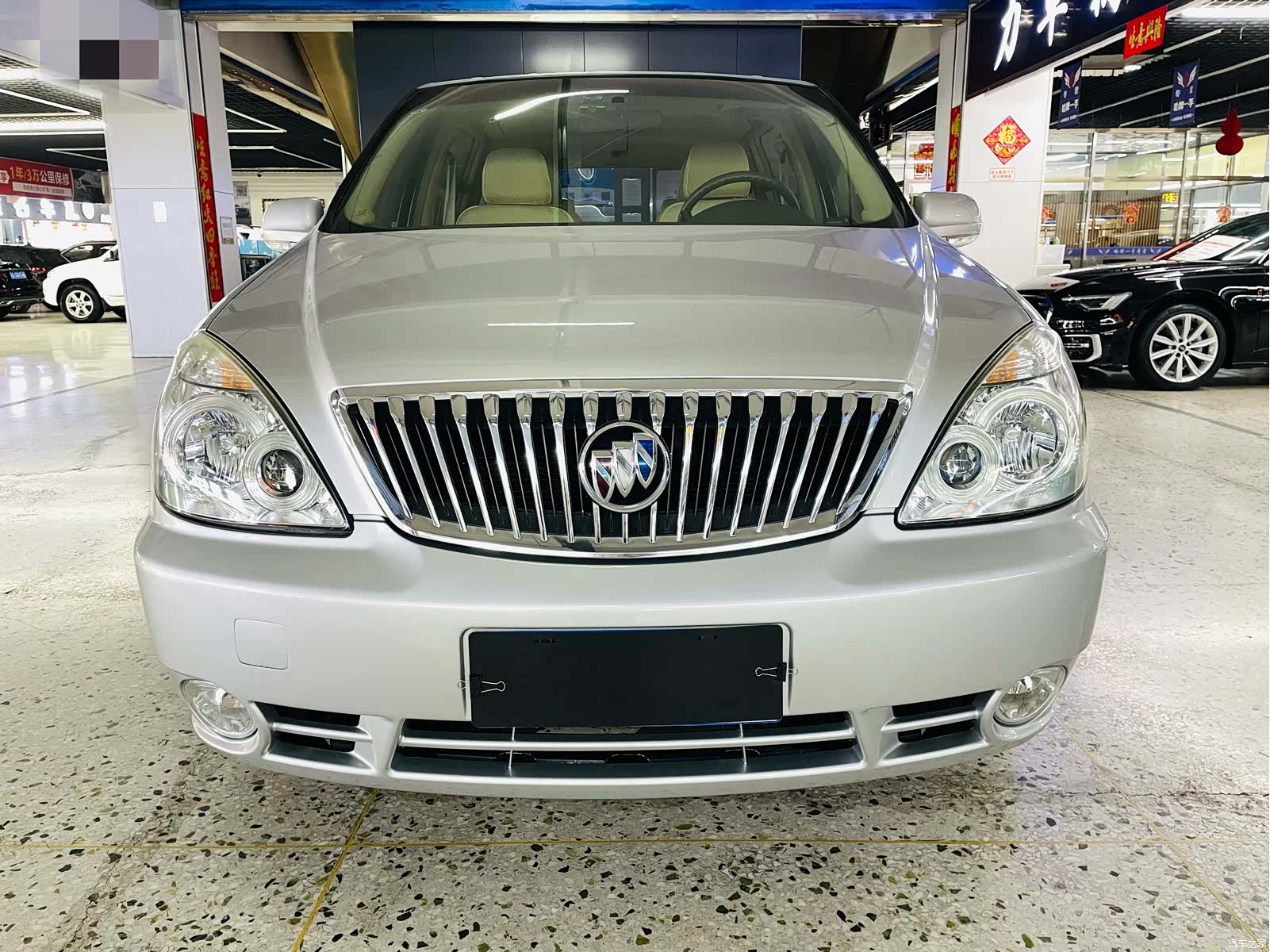 Buick GL8, 2013 1