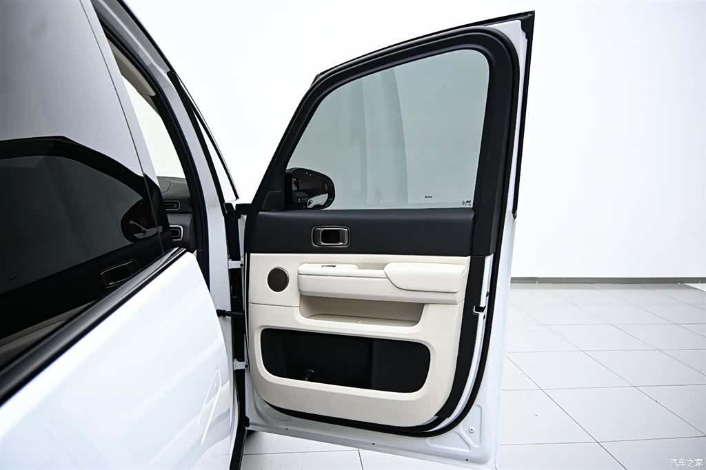 Li Auto MEGA, 2025 26