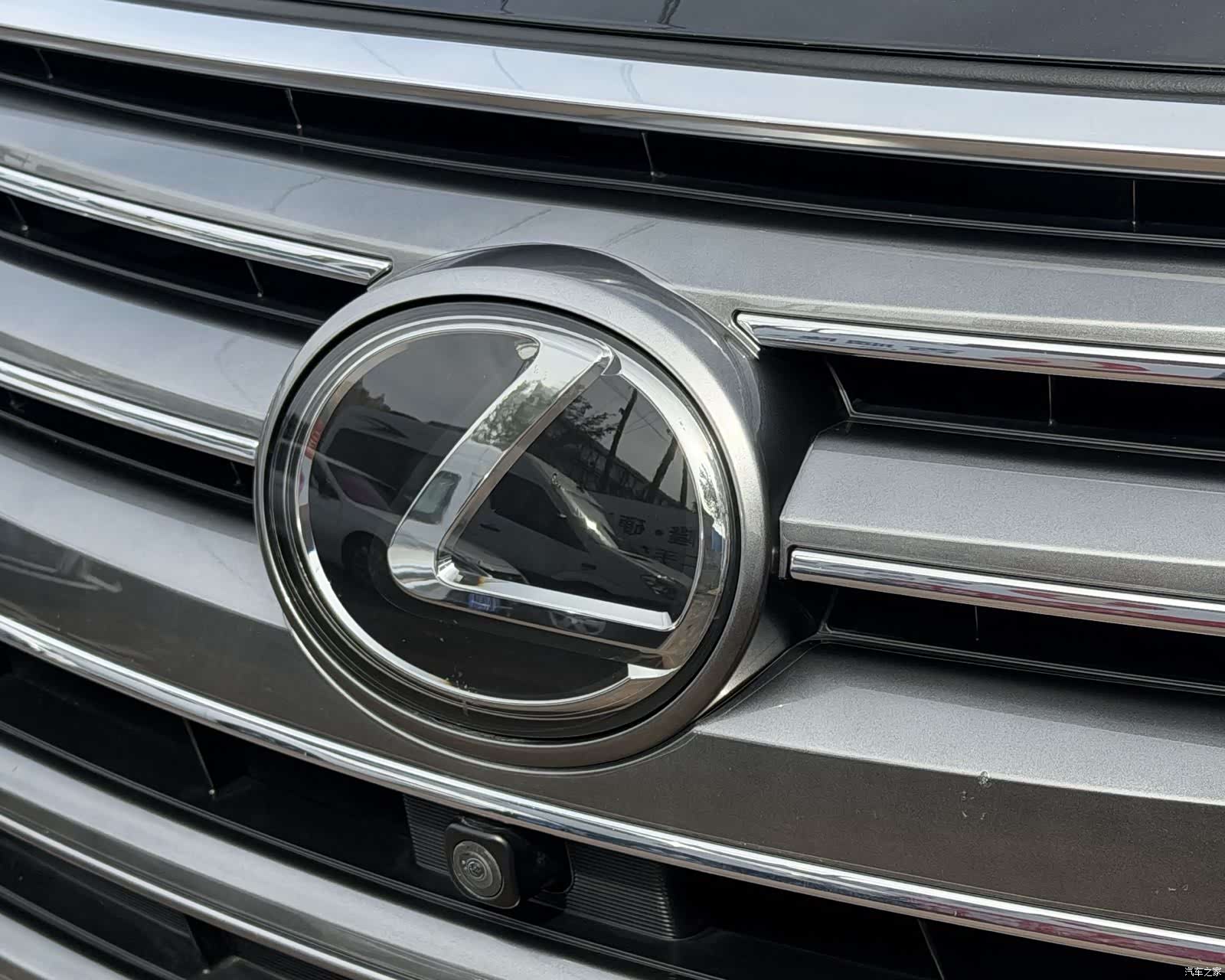 Lexus LX, 2020 4