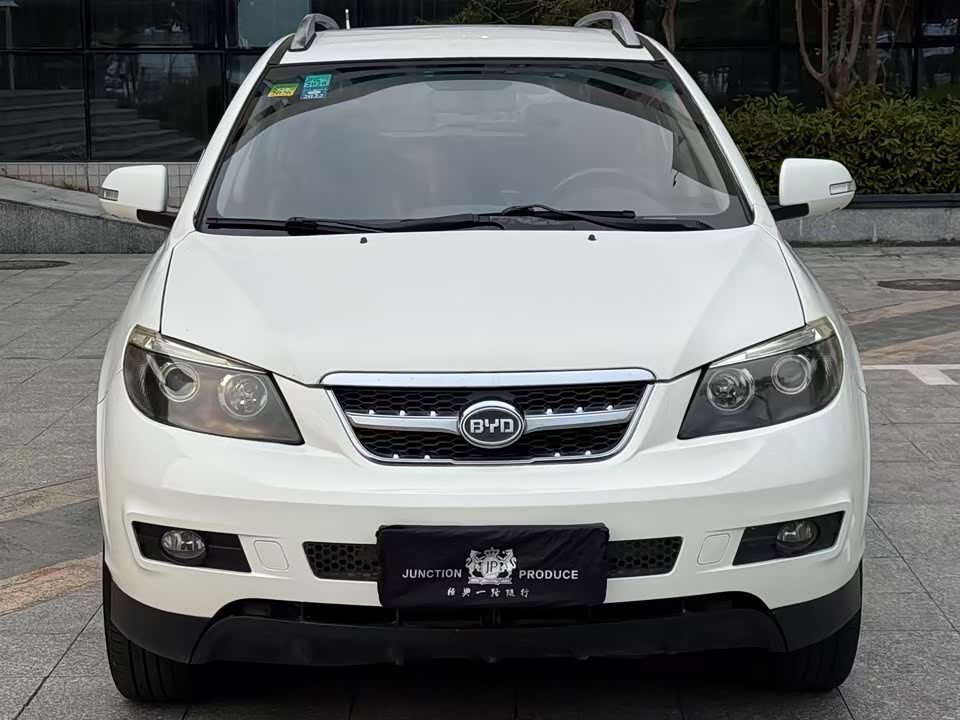 BYD S6