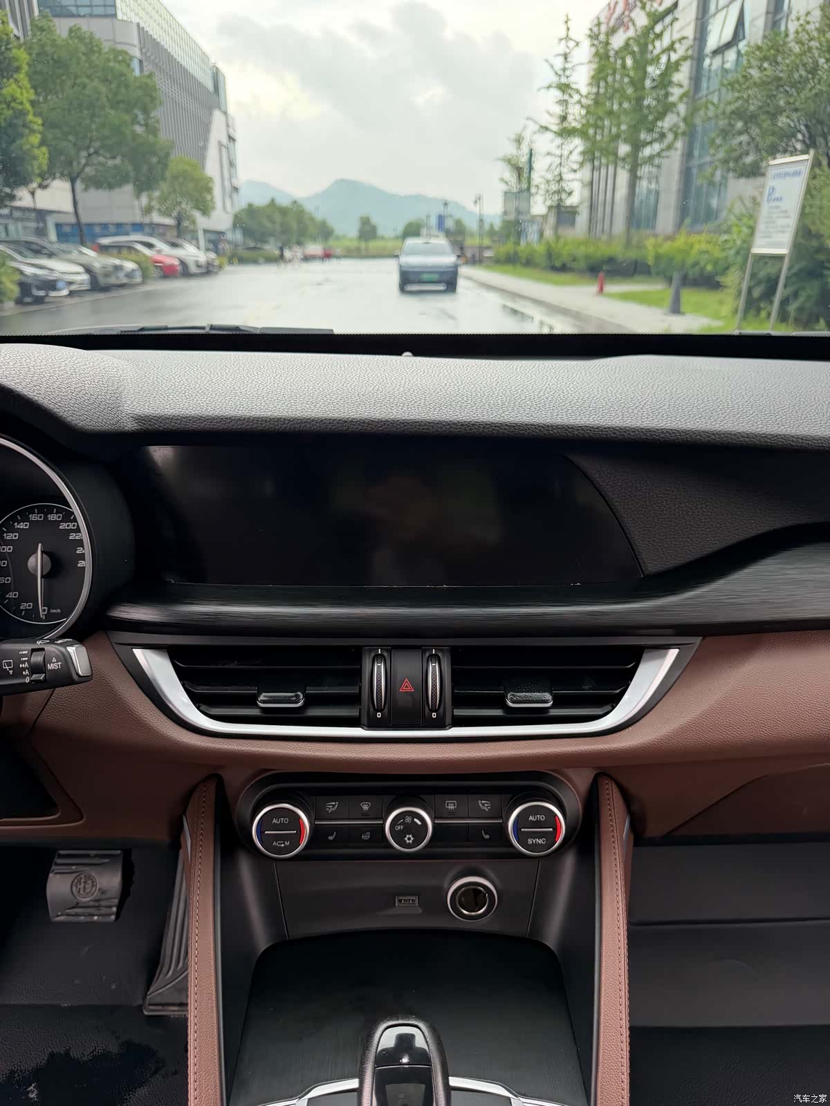 Alfa Romeo Stelvio, 2019 17