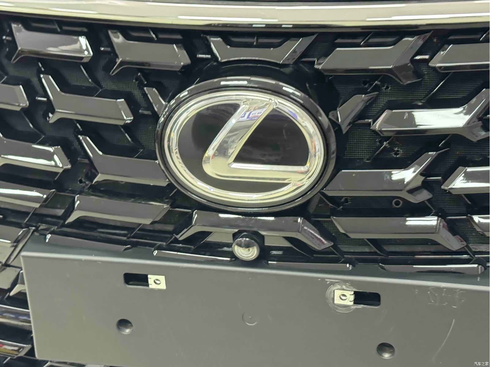 Lexus LX, 2010 13