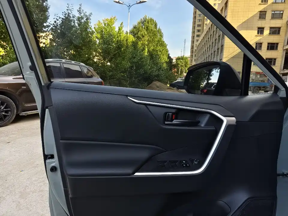 Toyota RAV4 Rongfang