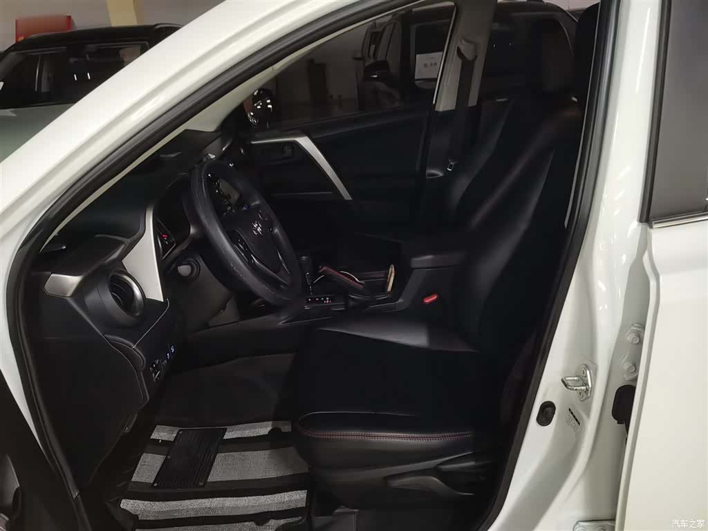 Toyota RAV4, 2019 14