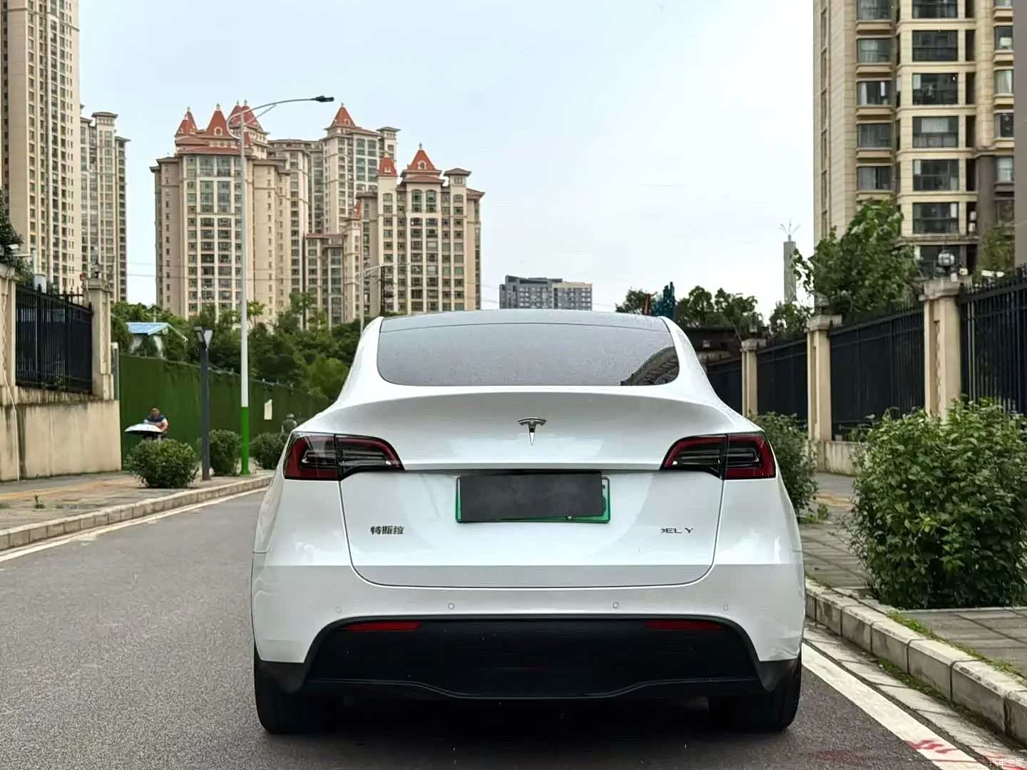 Tesla Model Y, 2022 3