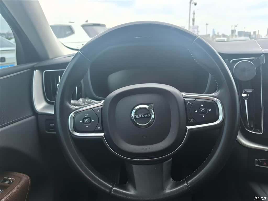Volvo XC60, 2019 11