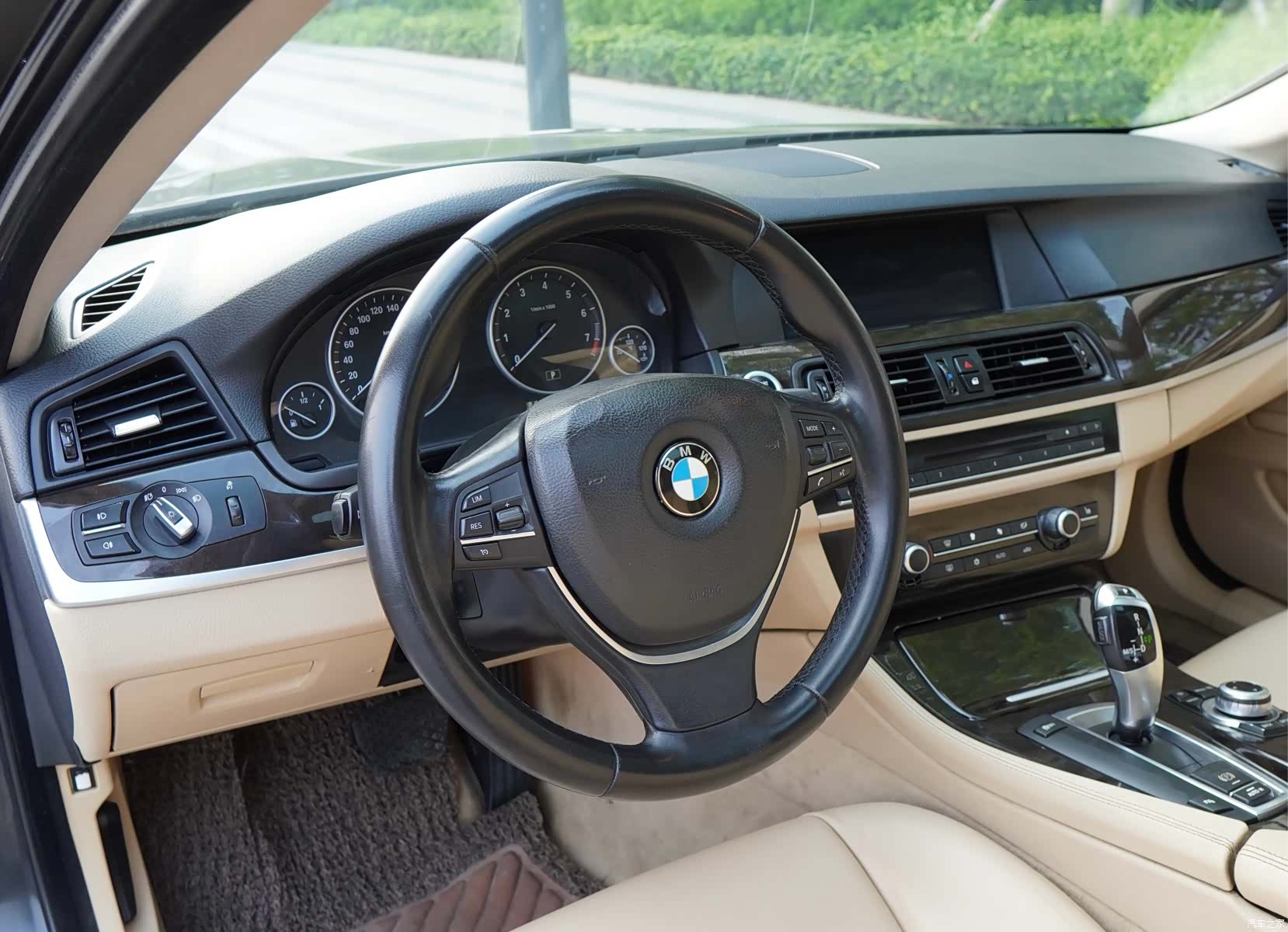 BMW 5 Series, 2011 14