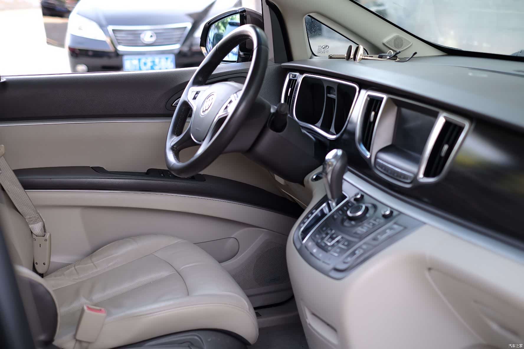 Buick GL8, 2011 44