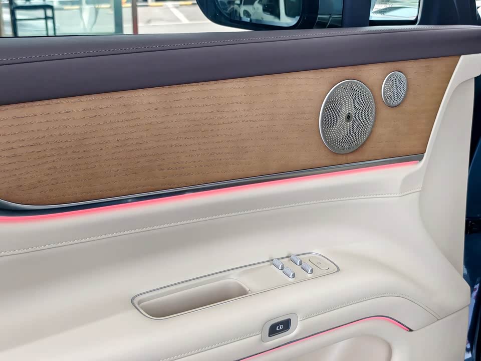 AITO Ask the world M9