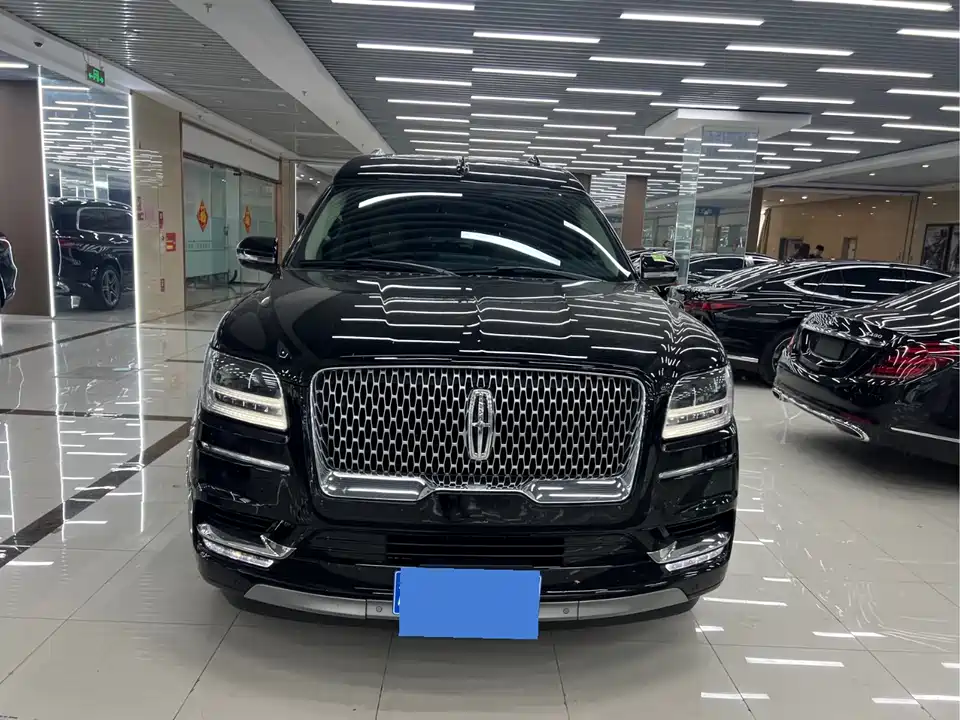 Lincoln Navigator