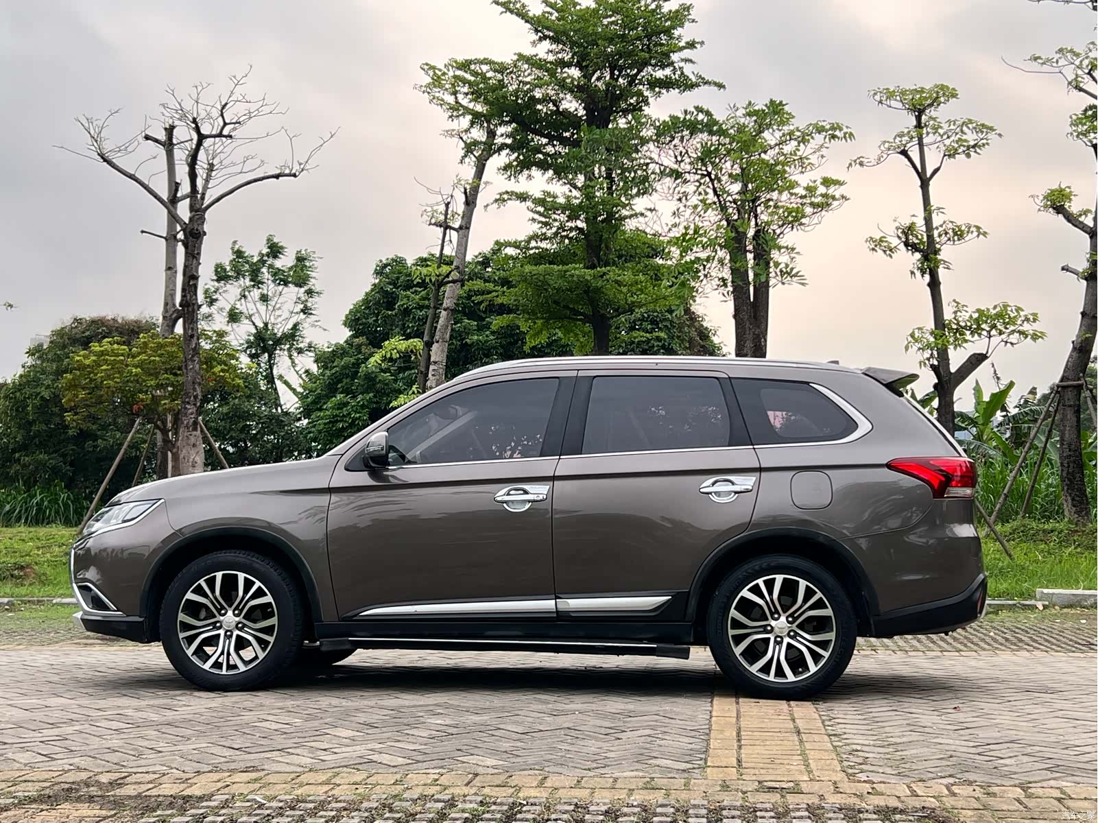 Mitsubishi Outlander, 2017 8
