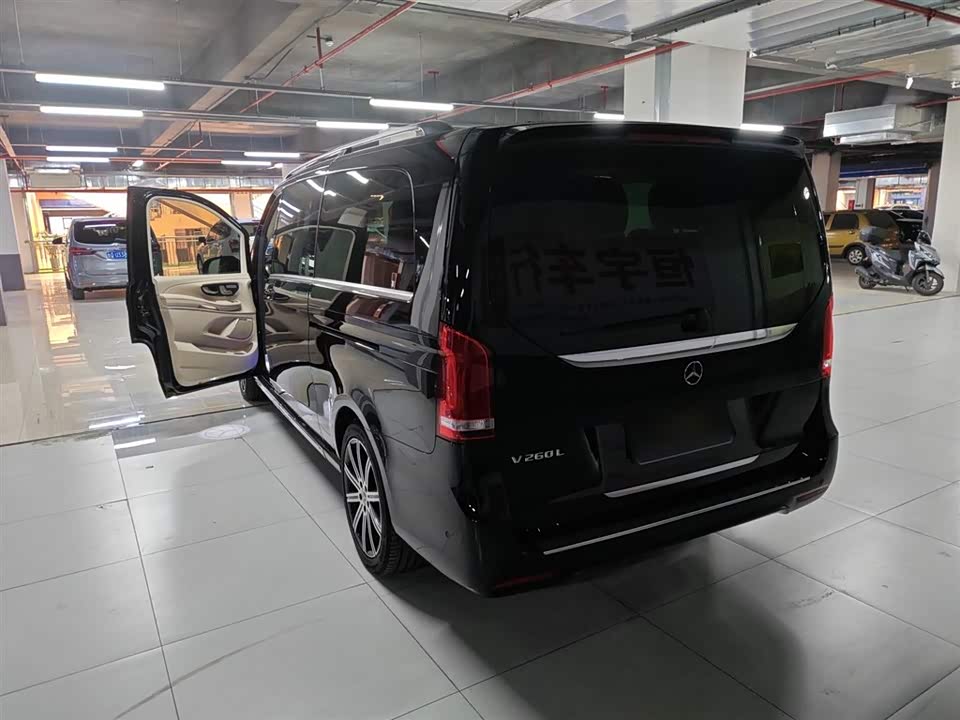 Mercedes-Benz V-class