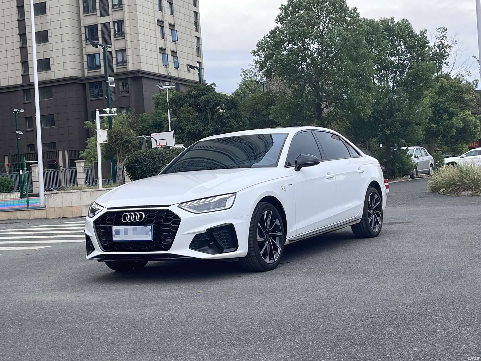 Audi A4L, 2023 1