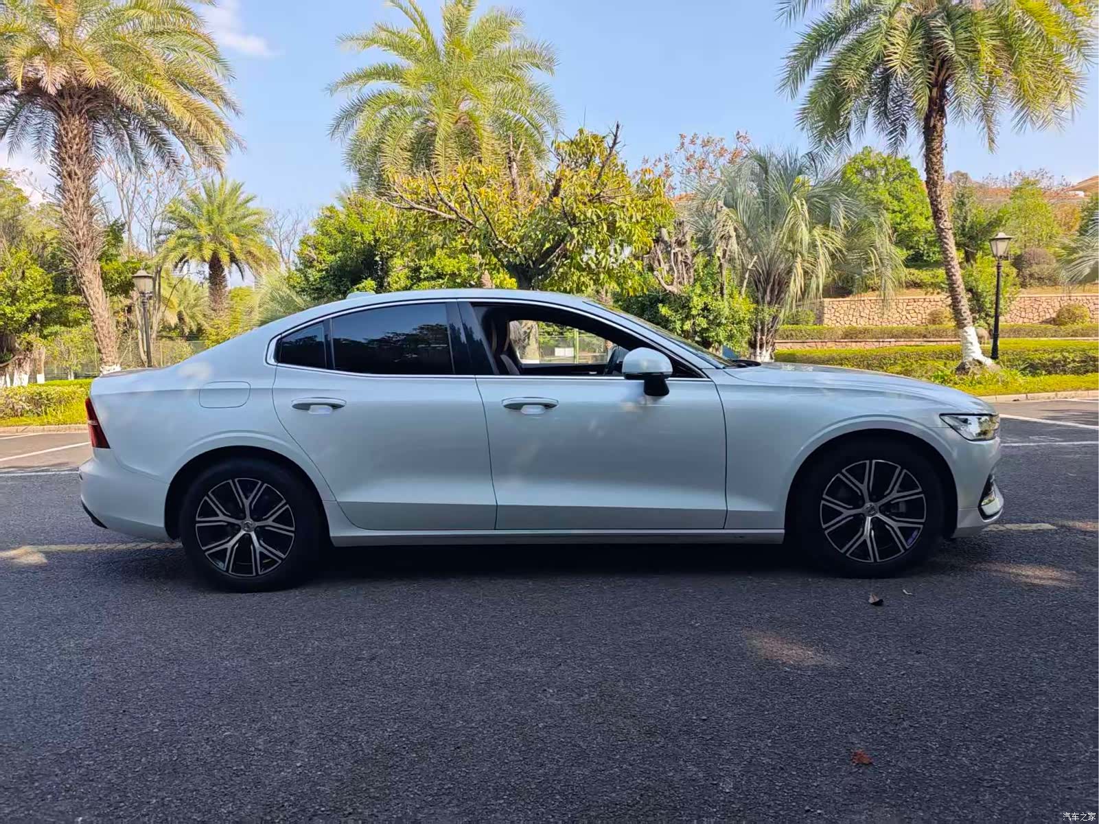 Volvo S60, 2023 11