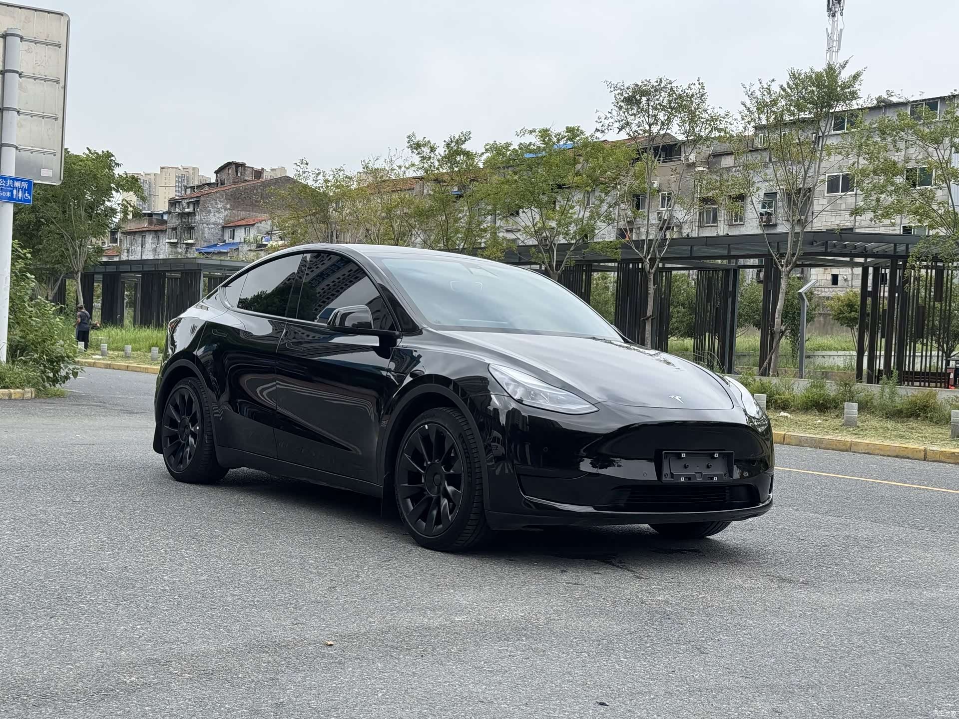 Tesla Model Y, 2022 3