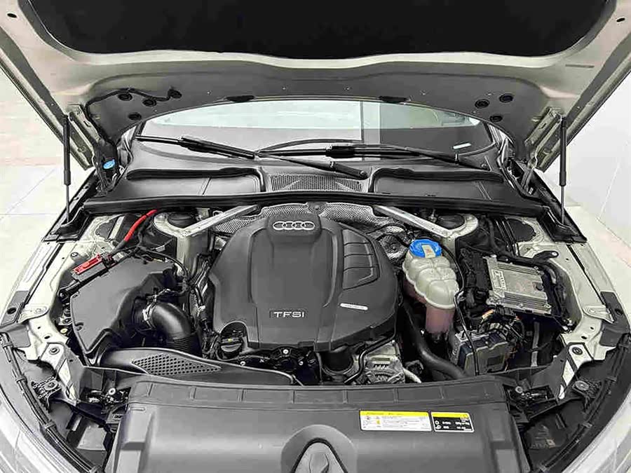 Audi A4L 2017, фото 8