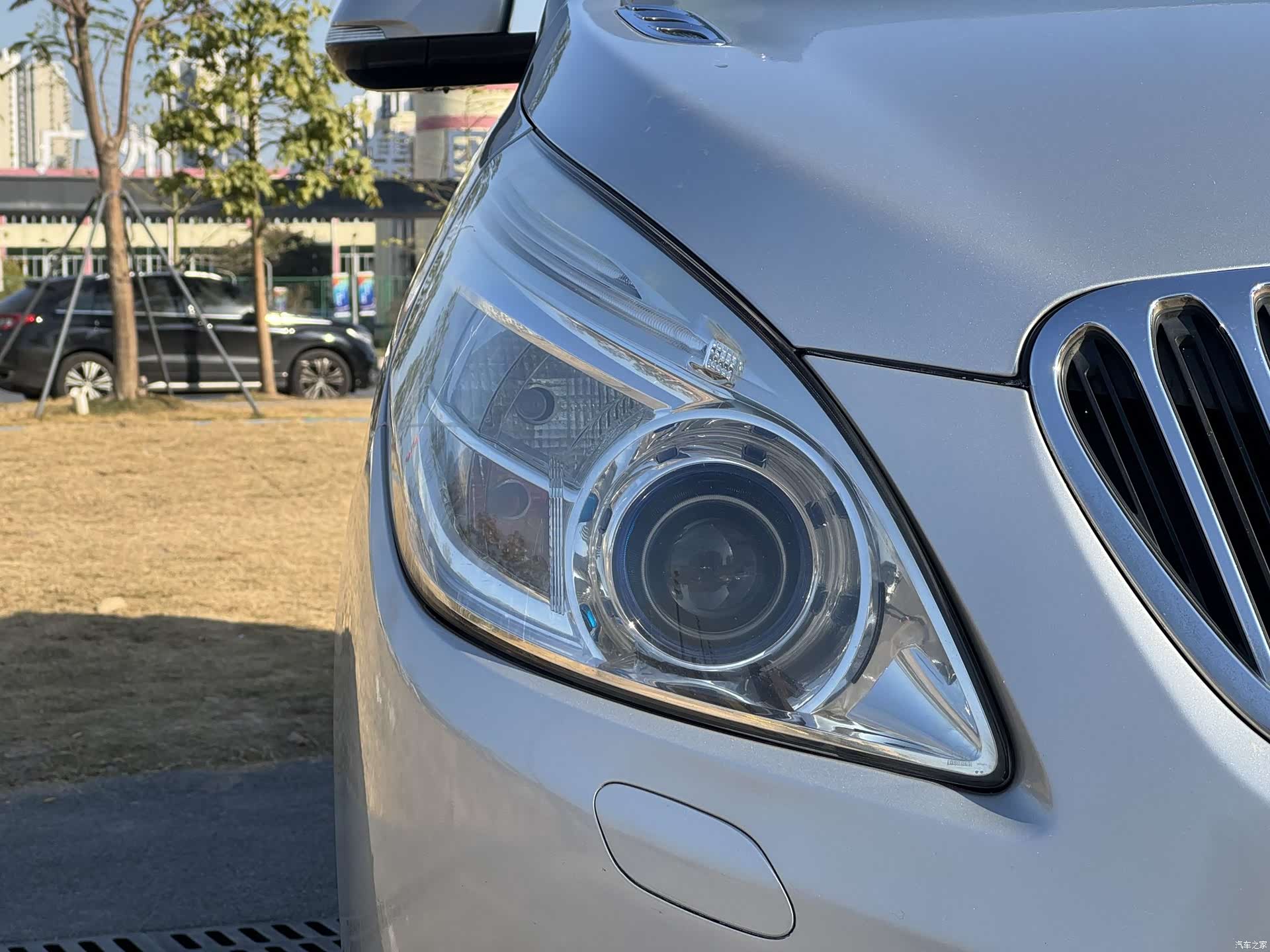 Buick GL8, 2011 10