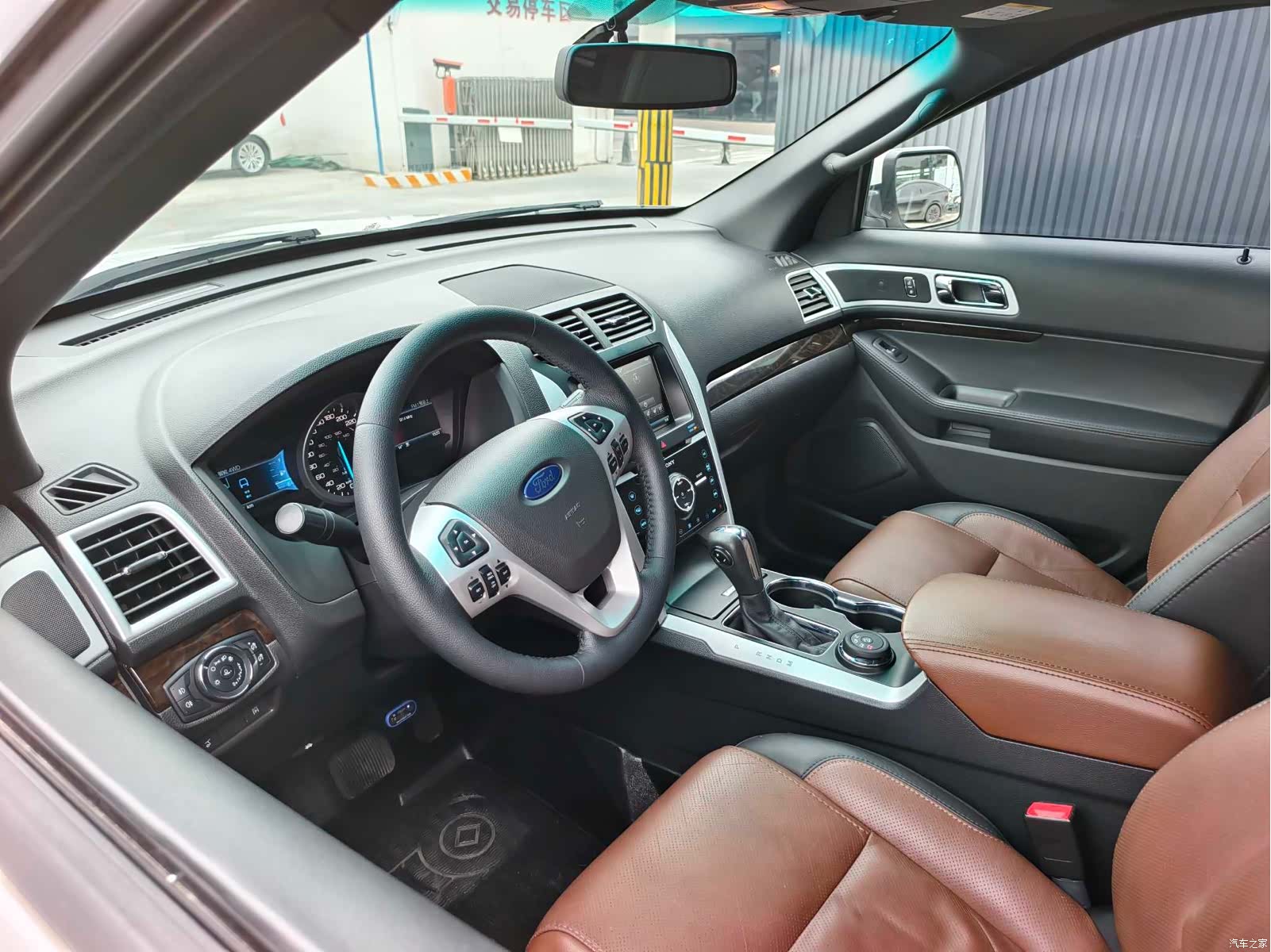 Ford Explorer, 2015 7