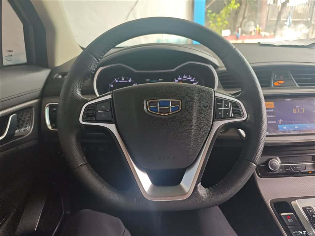 Geely Emgrand, 2017 11
