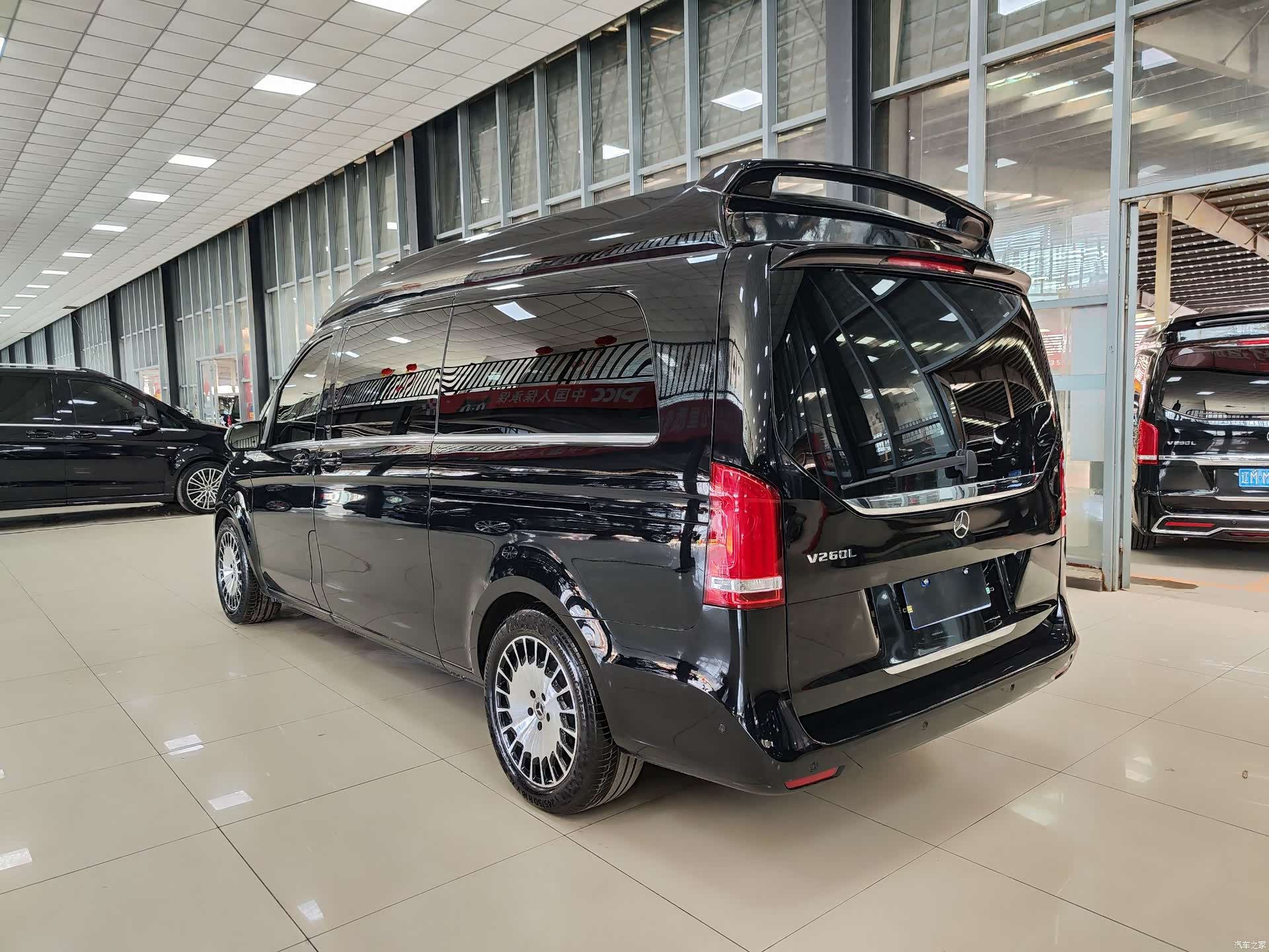 Mercedes-Benz V-Class, 2020 34