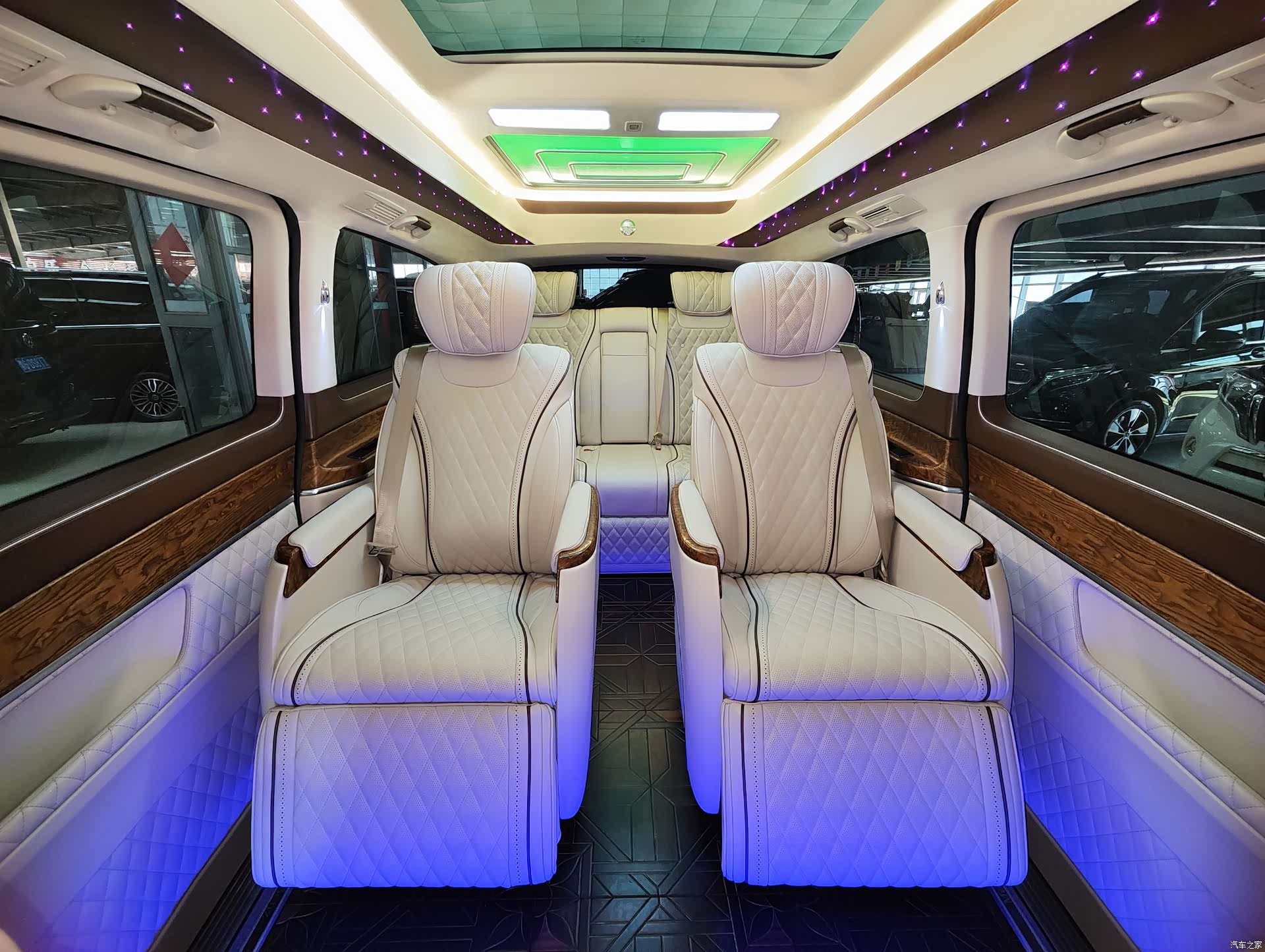 Mercedes-Benz V-Class, 2020 8