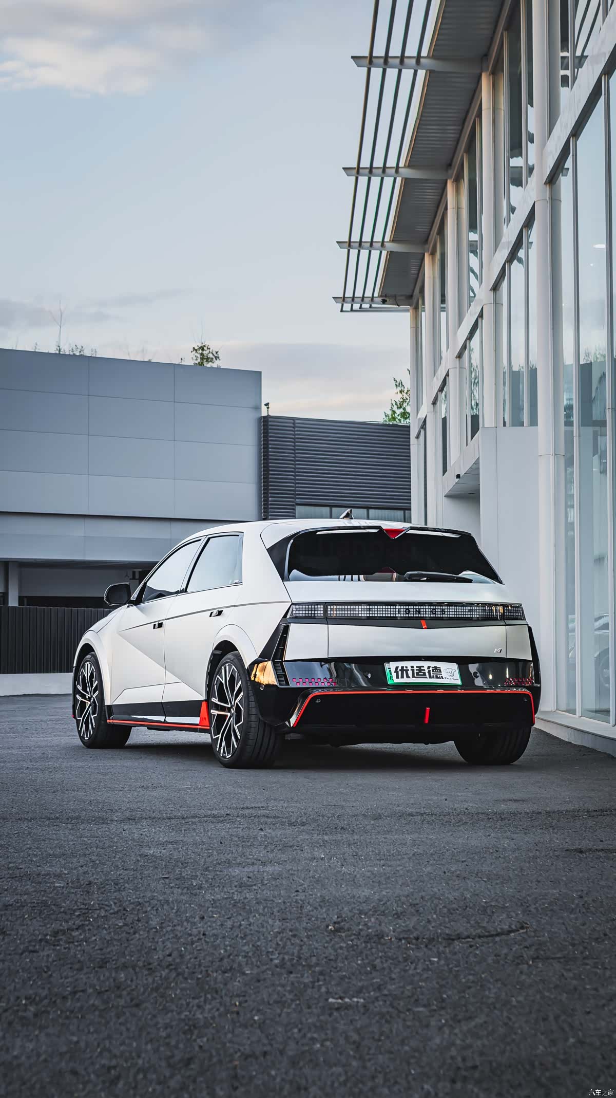 Hyundai IONIQ, 2025 3