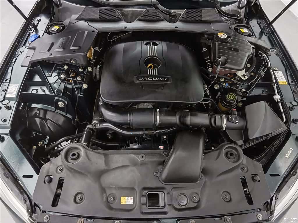 Jaguar XJ, 2014 6