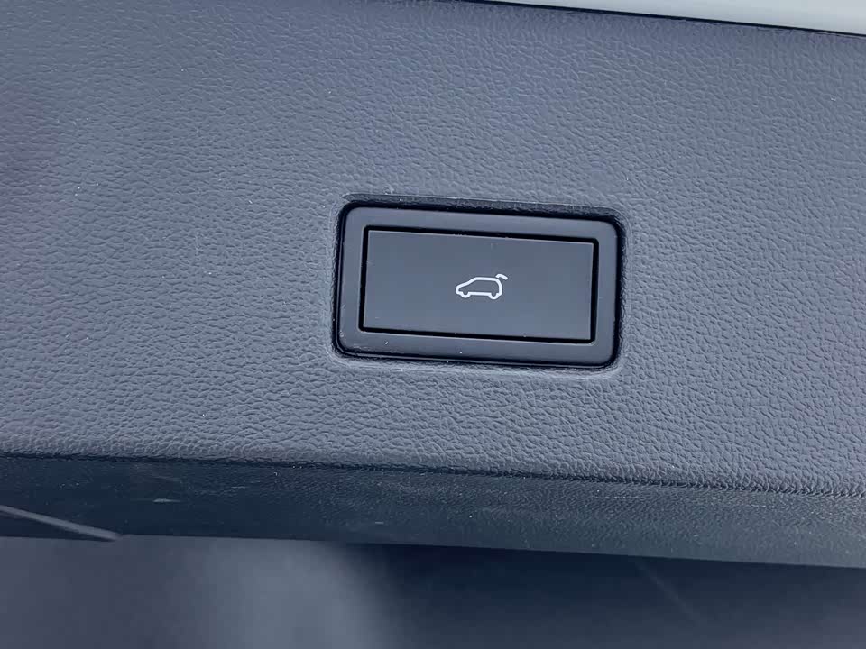 Volkswagen T-ROC exploring Songs