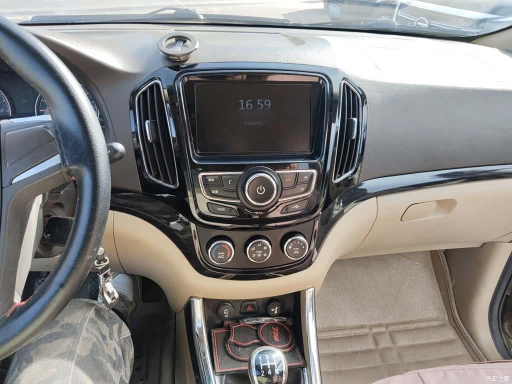 Wuling 730, 2014 6