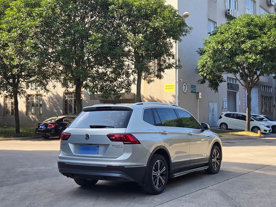 Volkswagen Tiguan L