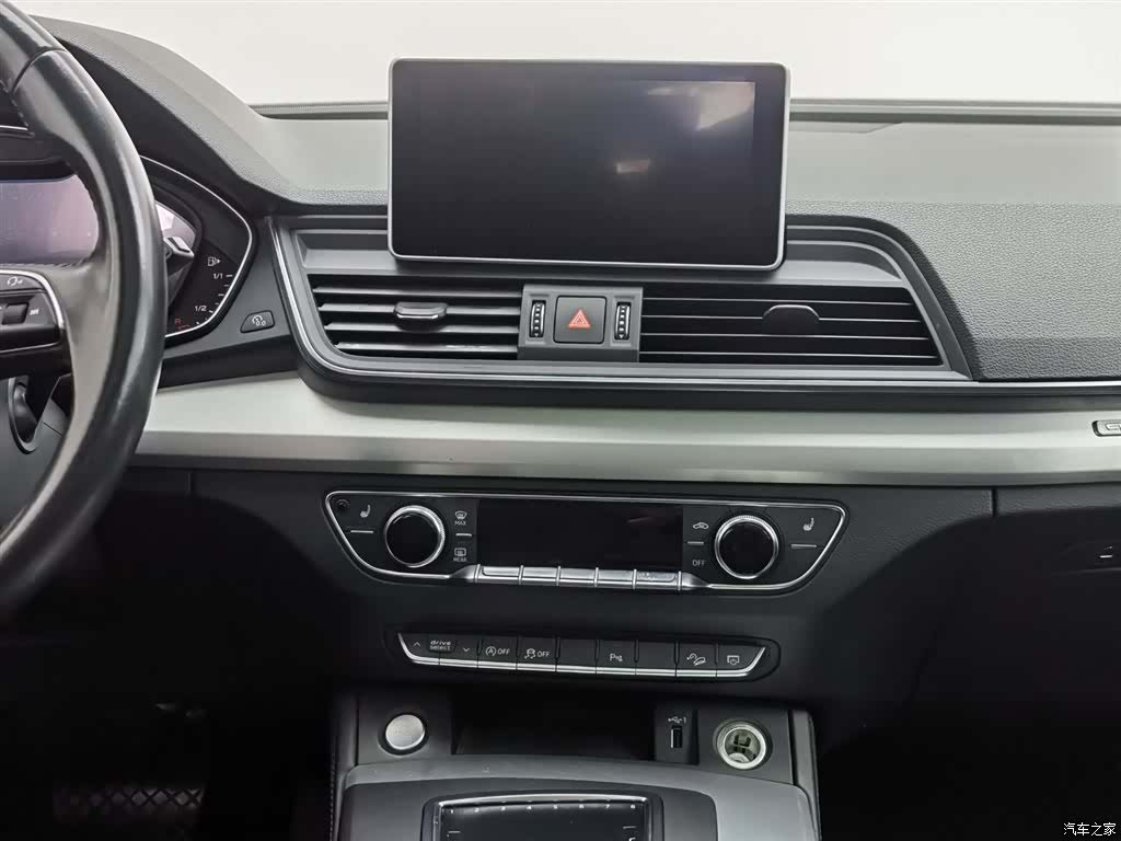 Audi Q5L, 2018 12