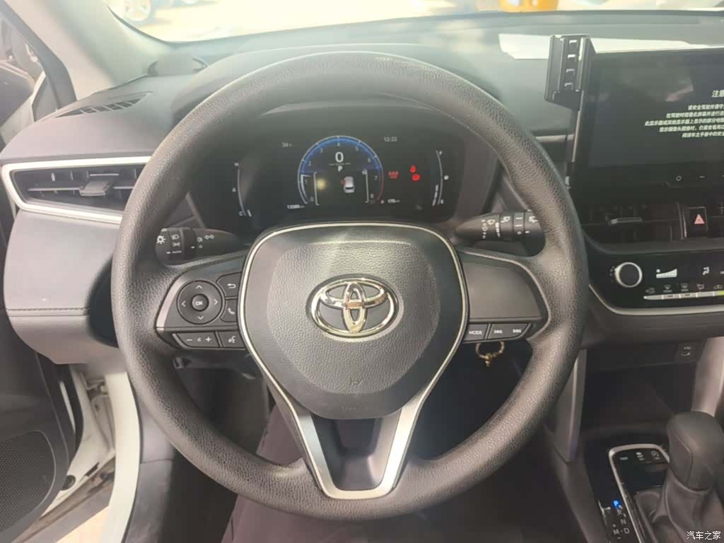 Toyota Frontlander, 2024 11