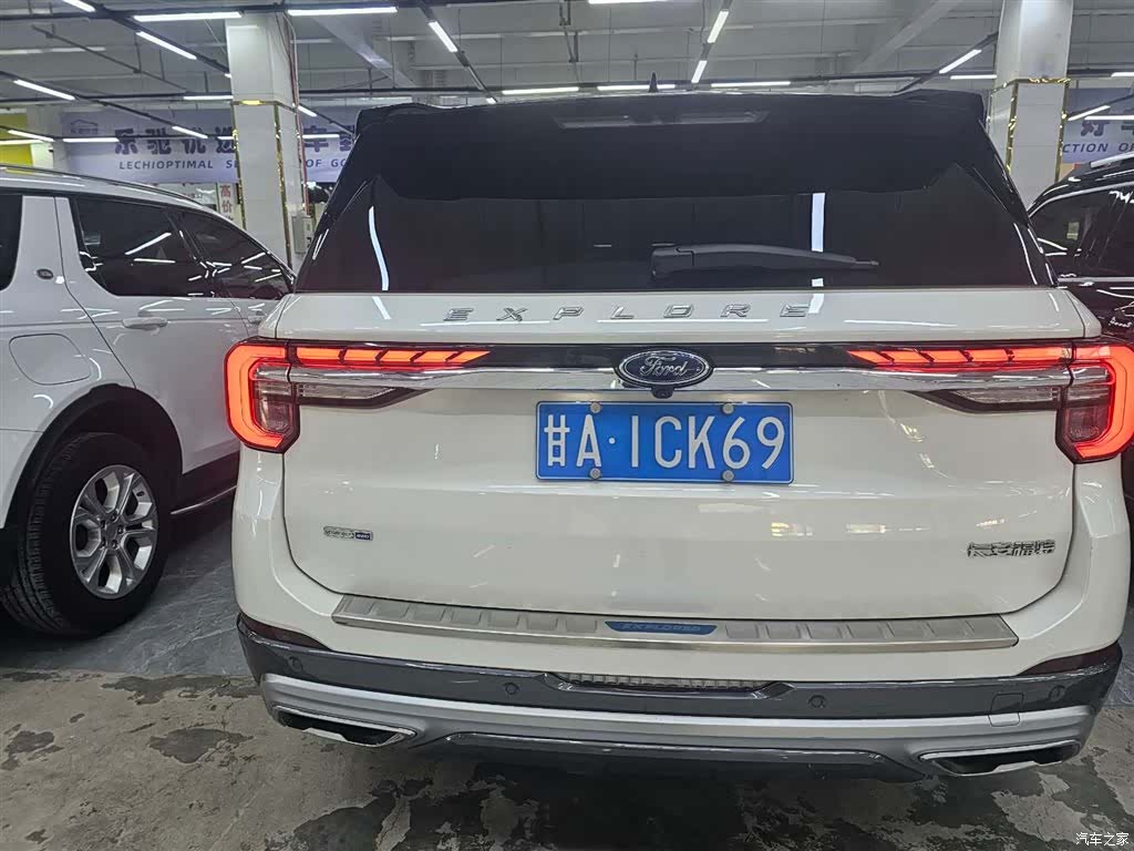 Ford Explorer, 2023 3