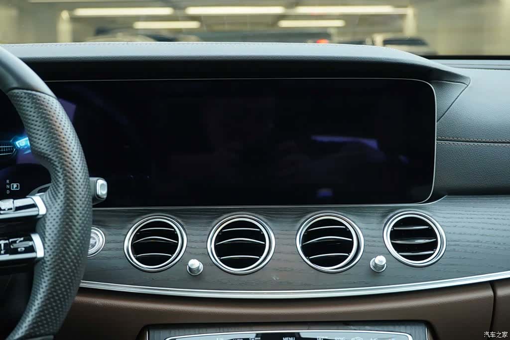 Mercedes-Benz E-Class, 2022 18