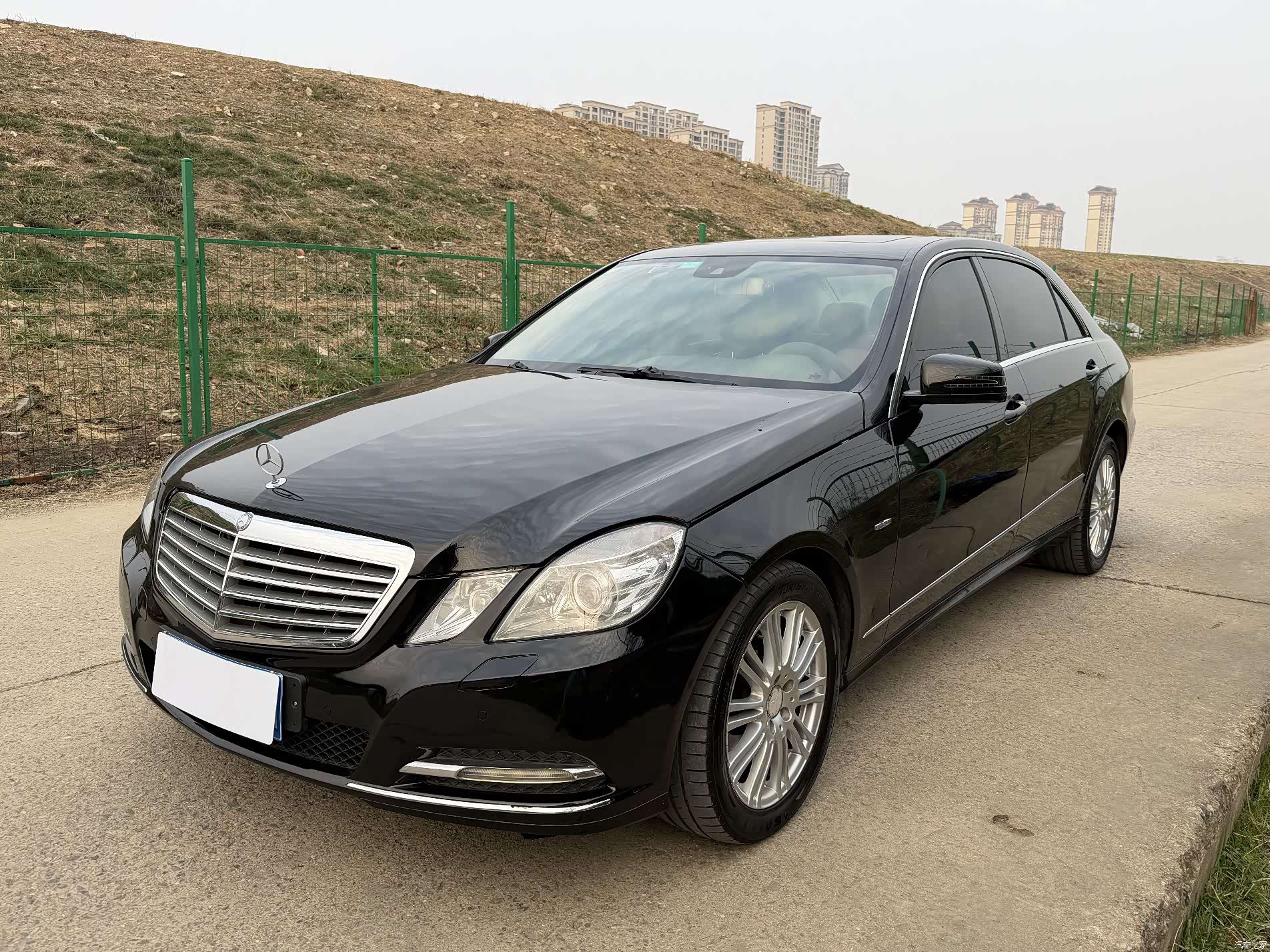 Mercedes-Benz E-Class, 2011 1