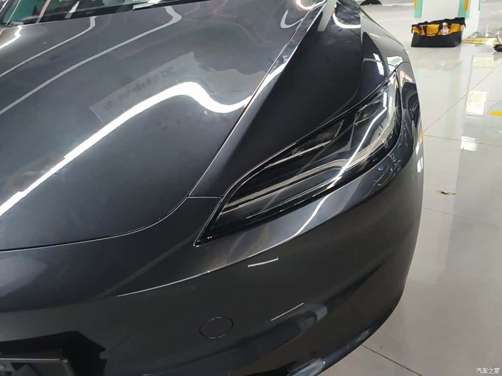 Tesla Model 3, 2025 24