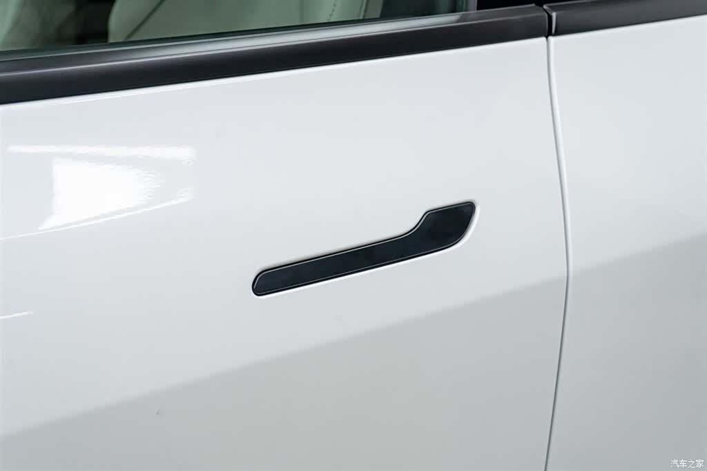 Tesla Model Y, 2025 12