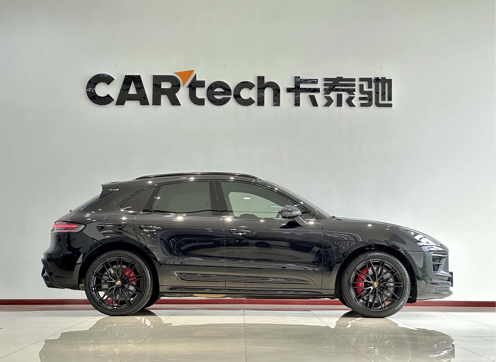 Porsche Macan, 2023 все фото