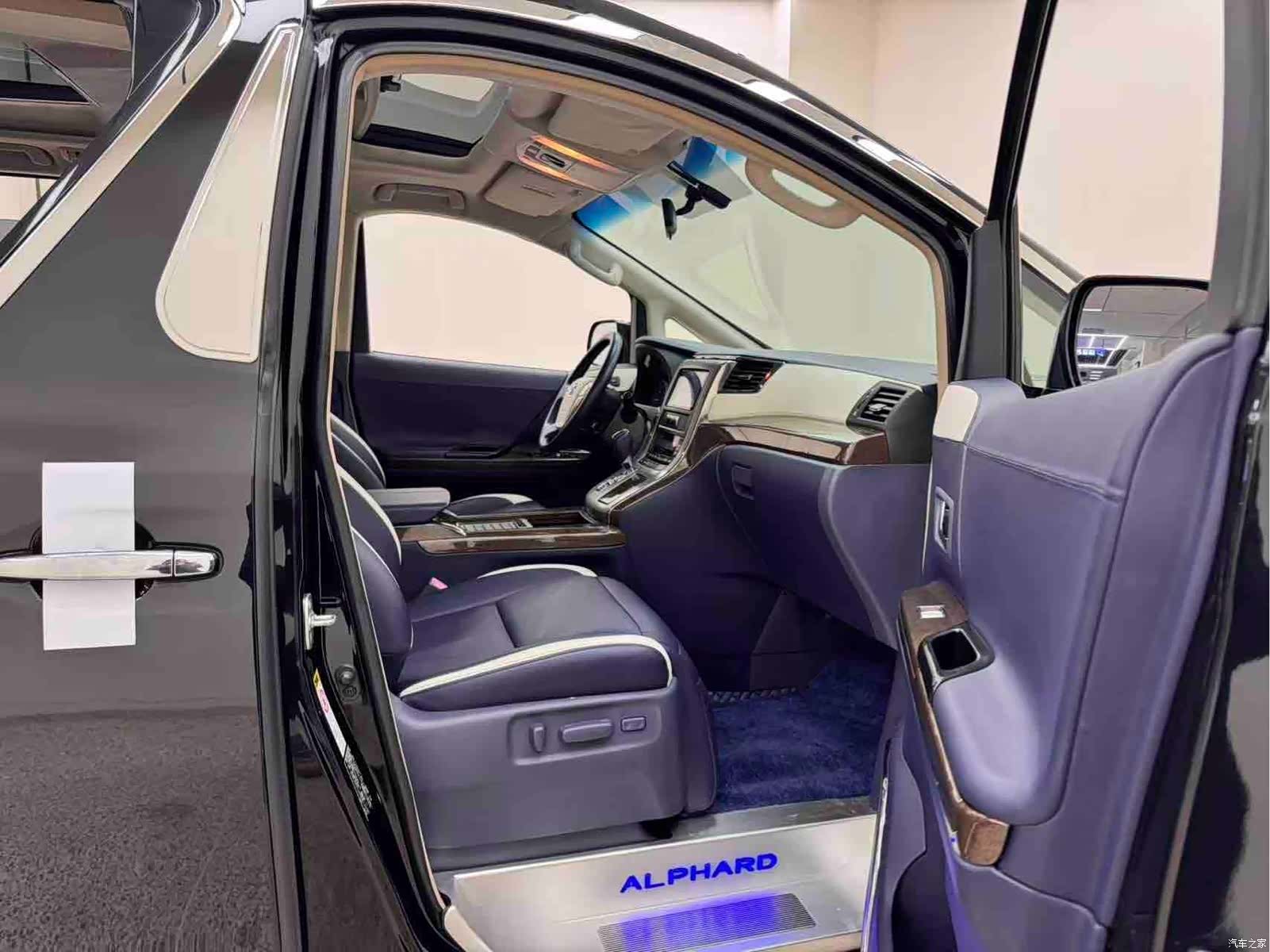 Toyota Alphard, 2012 24