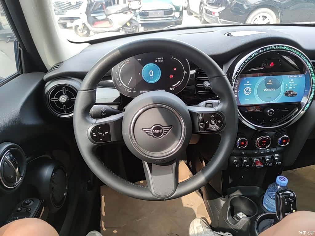 Mini Cooper, 2024 11