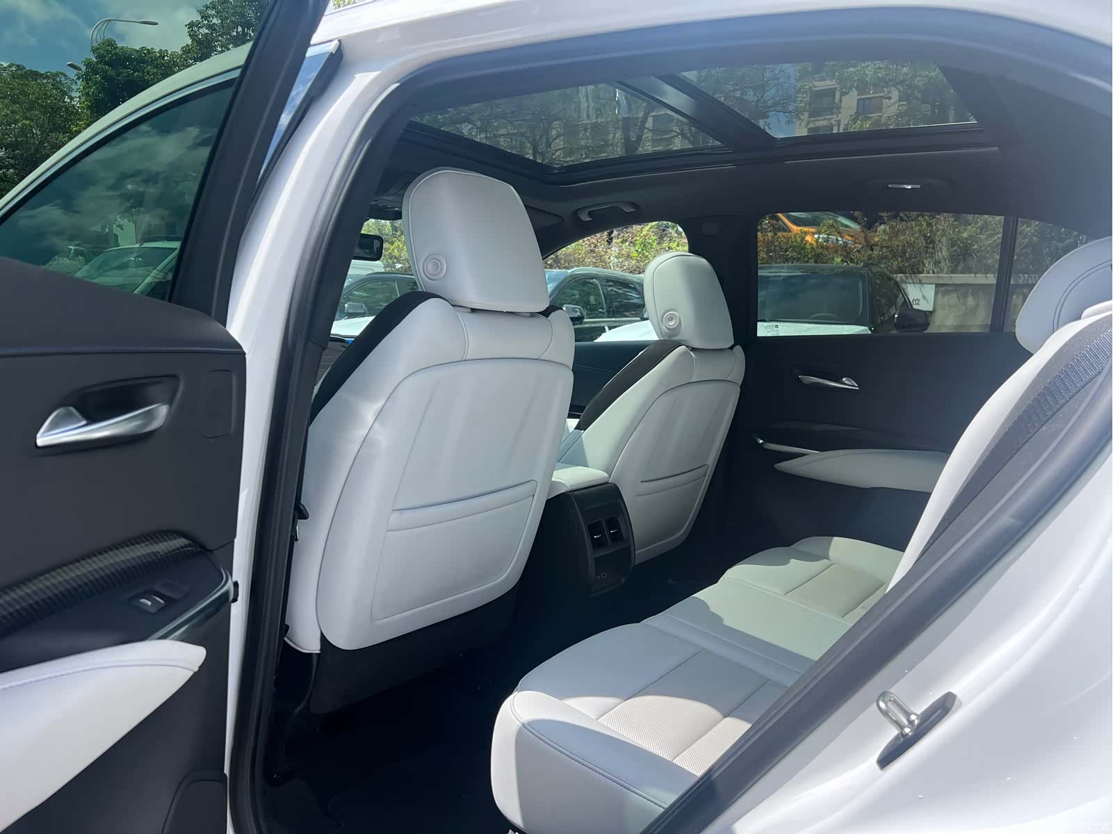 Cadillac XT4, 2025 9