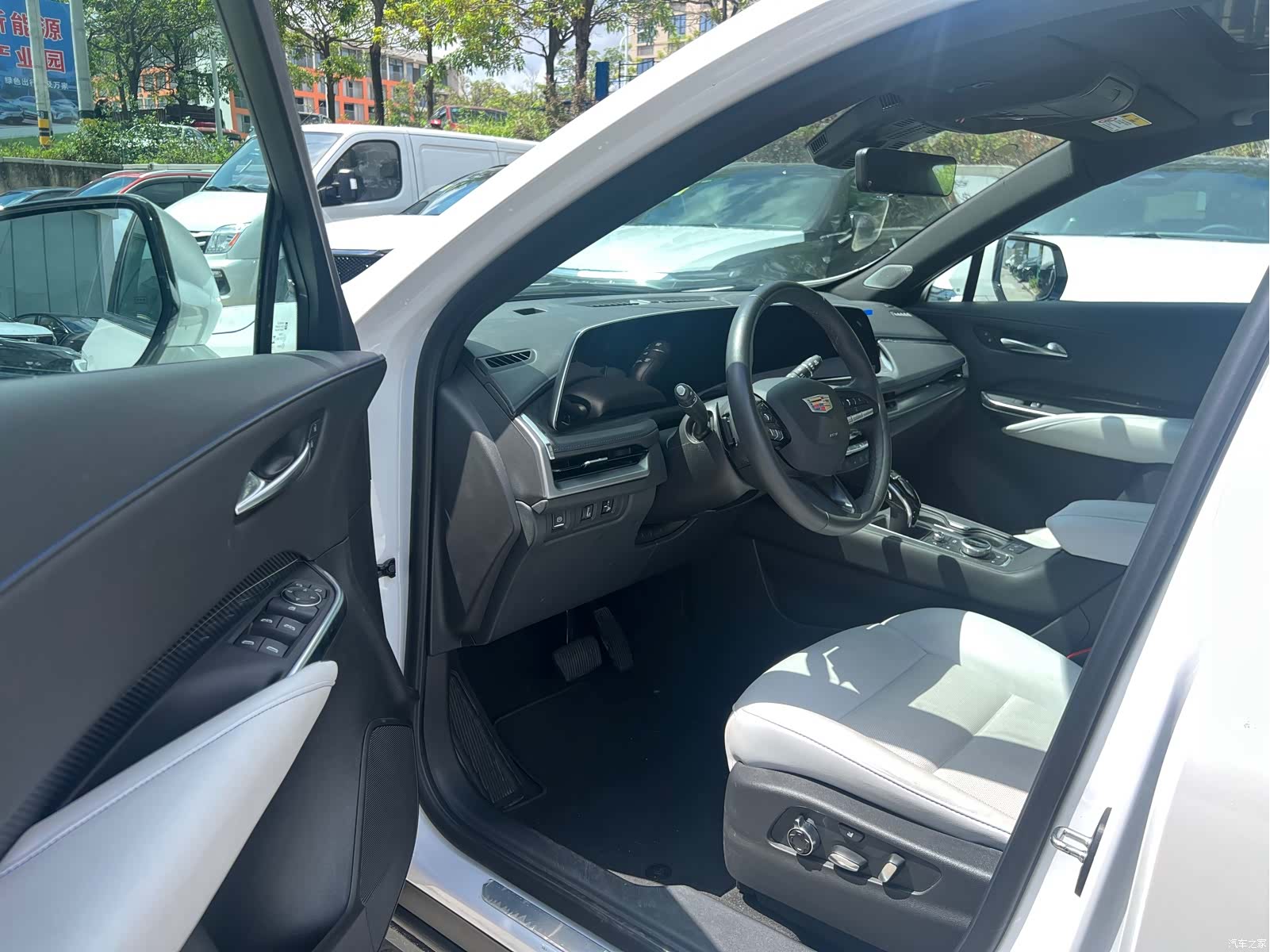 Cadillac XT4, 2025 8