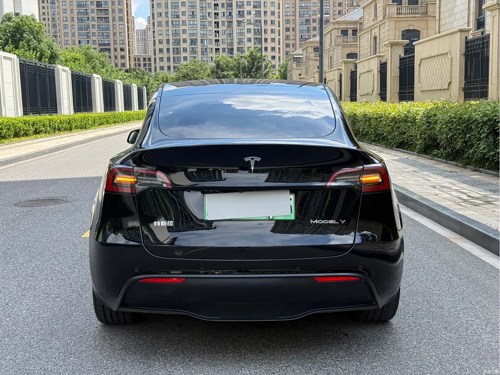Tesla Model Y, 2021 3