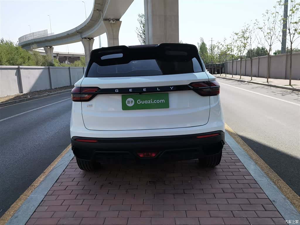Geely Coolray, 2024 13