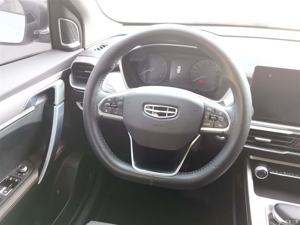 Geely Coolray, 2024 19