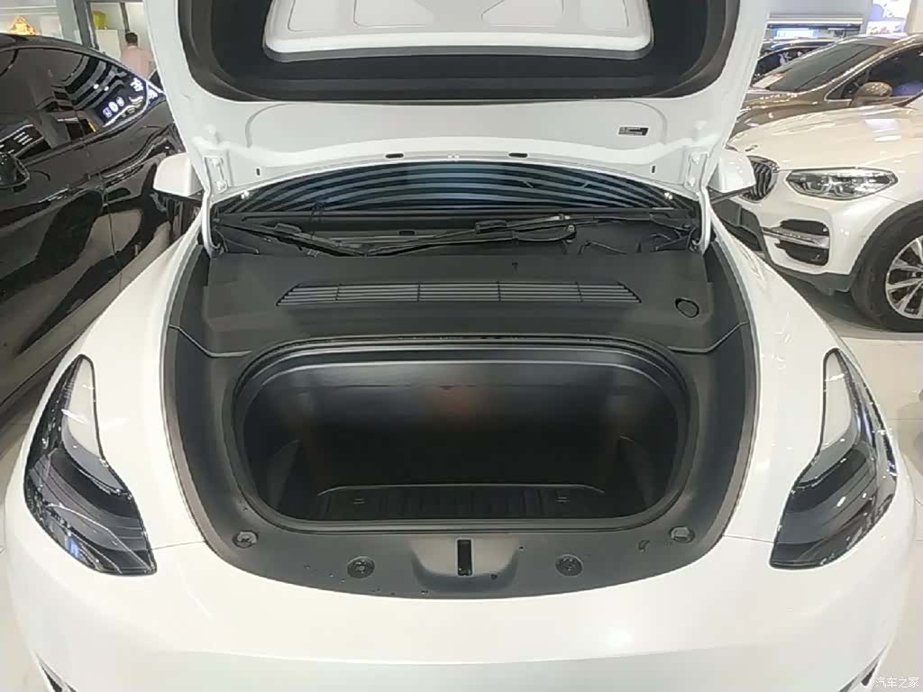 Tesla Model Y, 2022 20