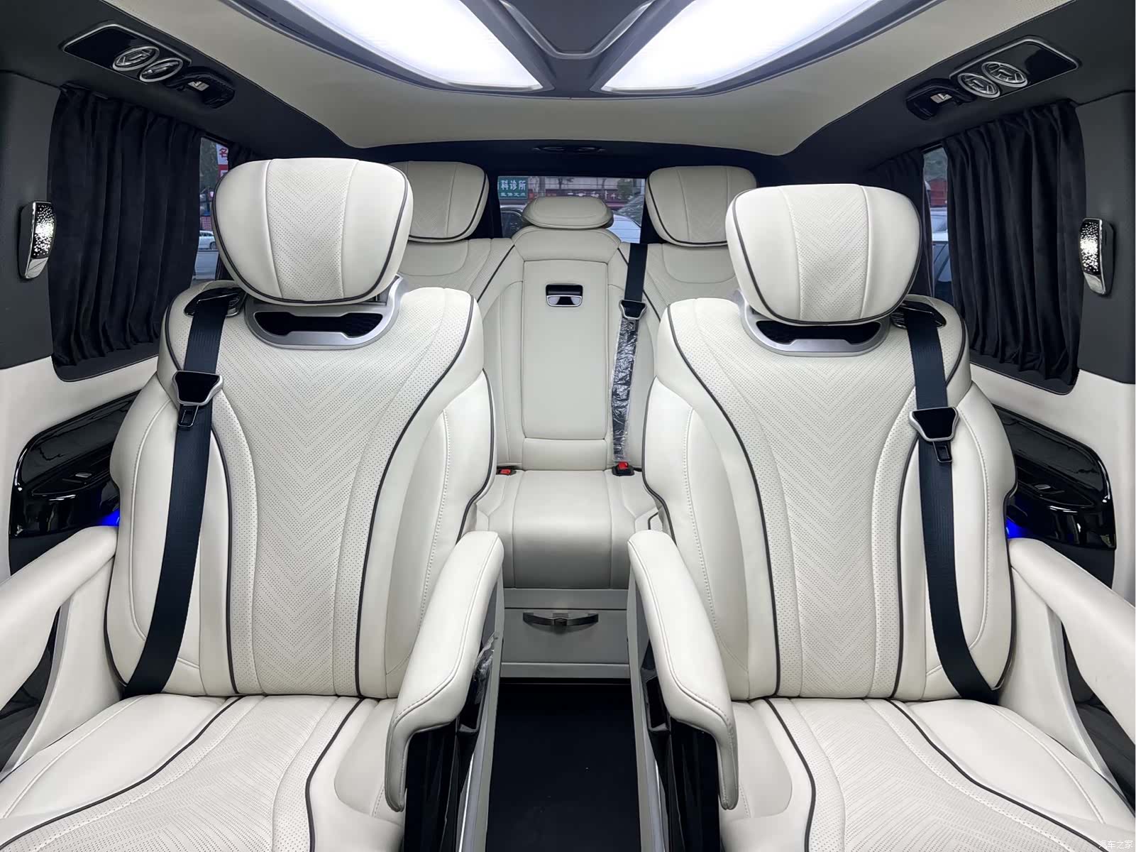 Mercedes-Benz 7, 2024 11